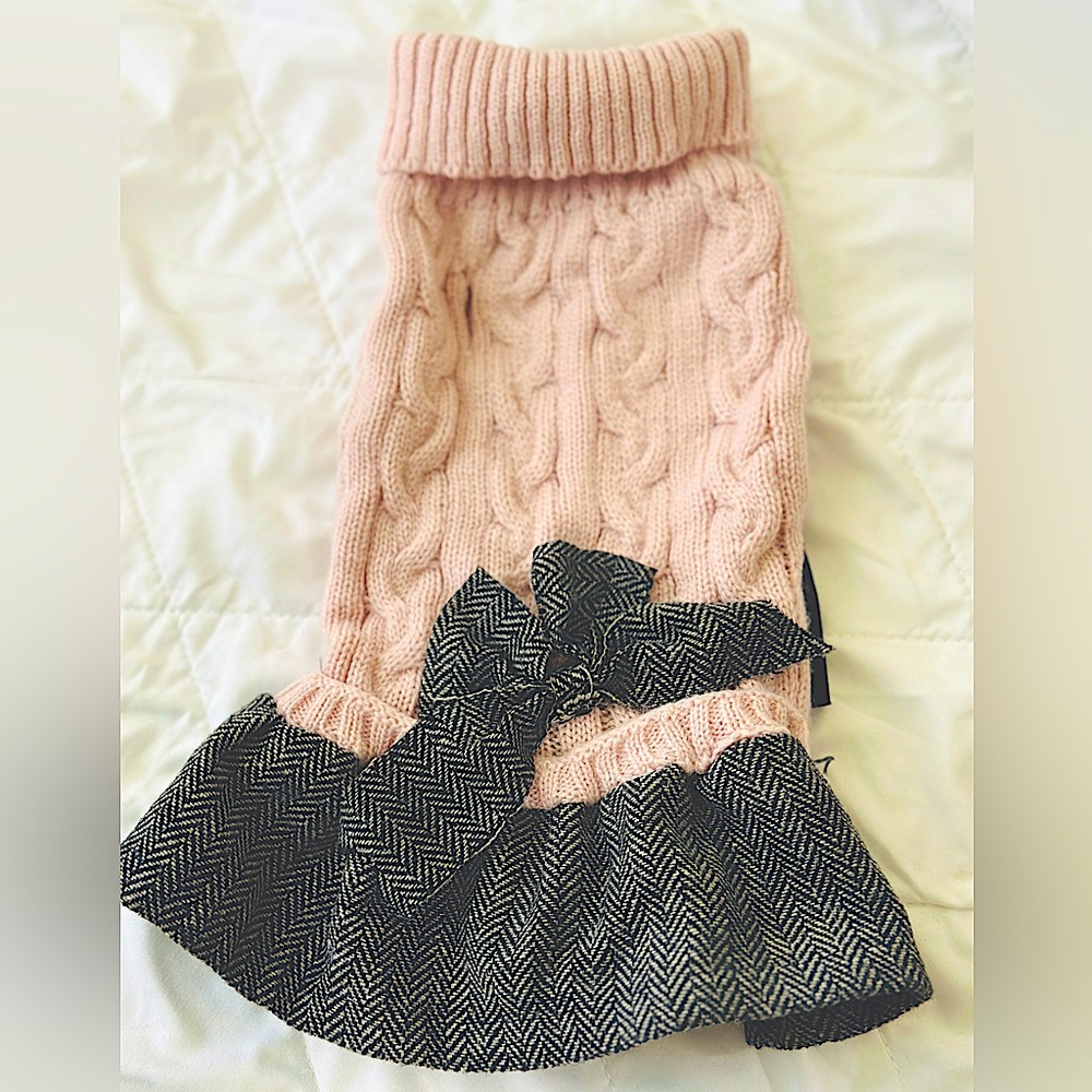 Tahari Turtleneck Dog Sweater Dress. Small.